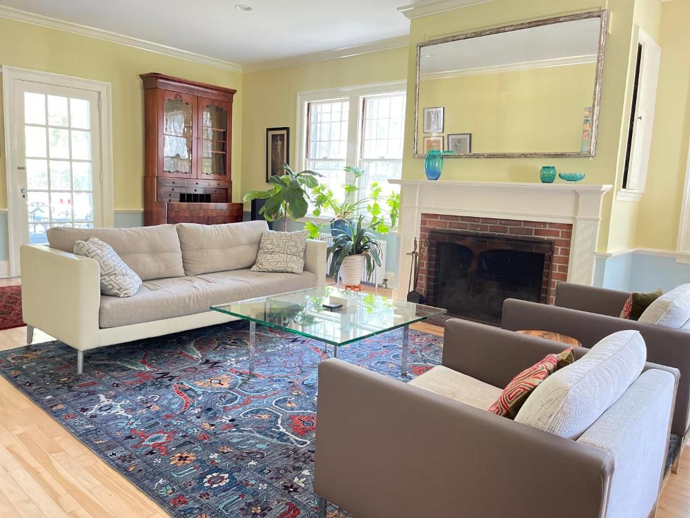 Deluxe Queen Room interior